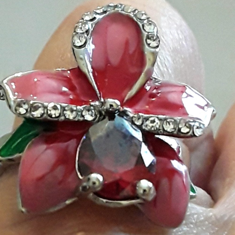Vintage Pink Crystal Flower Ring